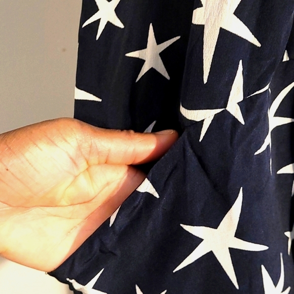 Madison Marcus Silk Star top with pockets - Picture 3 of 10